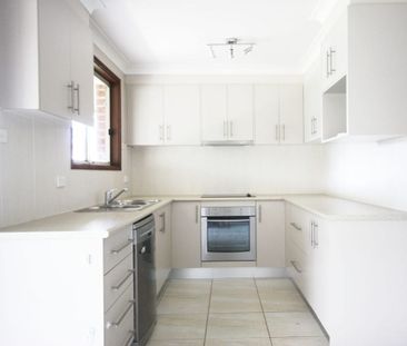 Tidy 3 bedroom home - Photo 3