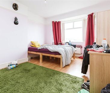 4 bedroom terraced house to rent - Photo 5