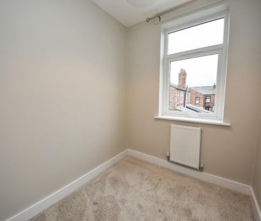 3 bedroom end of terrace house to rent - Photo 5