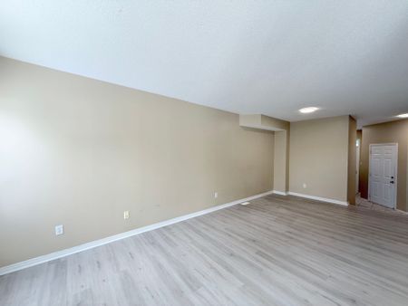 For Lease - 95 Hemlo Crescent, Kanata, Ontario - Photo 3