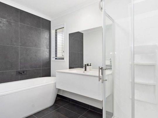 38 Puhirake Crescent, Pyes Pa - Photo 1