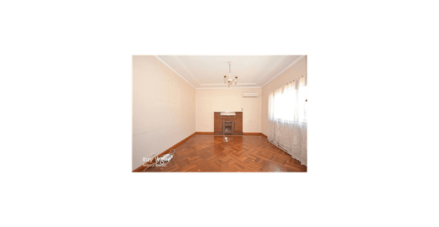 This single level brick home is positioned in one of the great point in Merrylands. - Photo 1