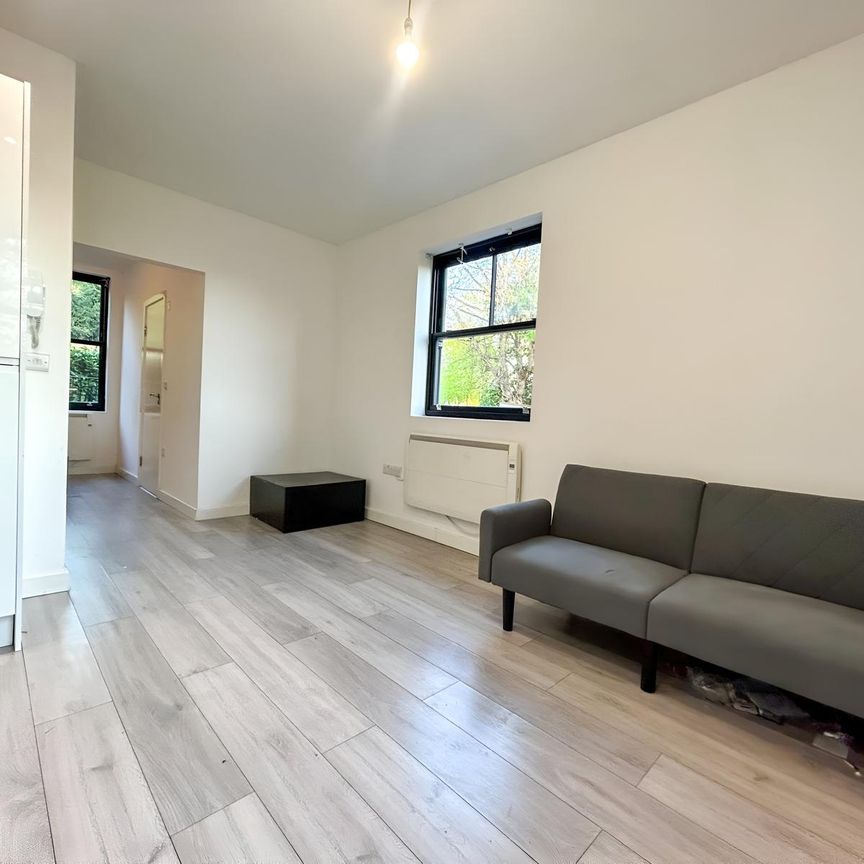 1 Bedroom Flat To Let - HP13 - Photo 1