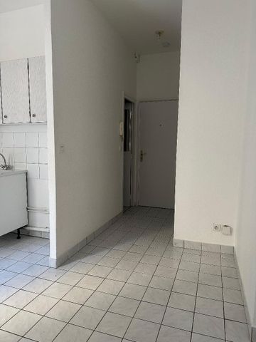 Location Appartement 1 pièce 18m² LYON 7ème - Photo 5