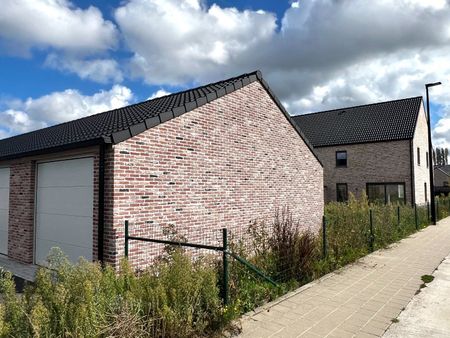 Ruime halfopen nieuwbouwwoning (BEN)met tuin en garage te huur in Kuurne. - Foto 3