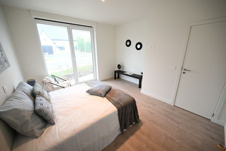RUIM (114,97 m²) 2-slpk-HOEKappartement met OPEN ZICHT op VELDEN! - Photo 2