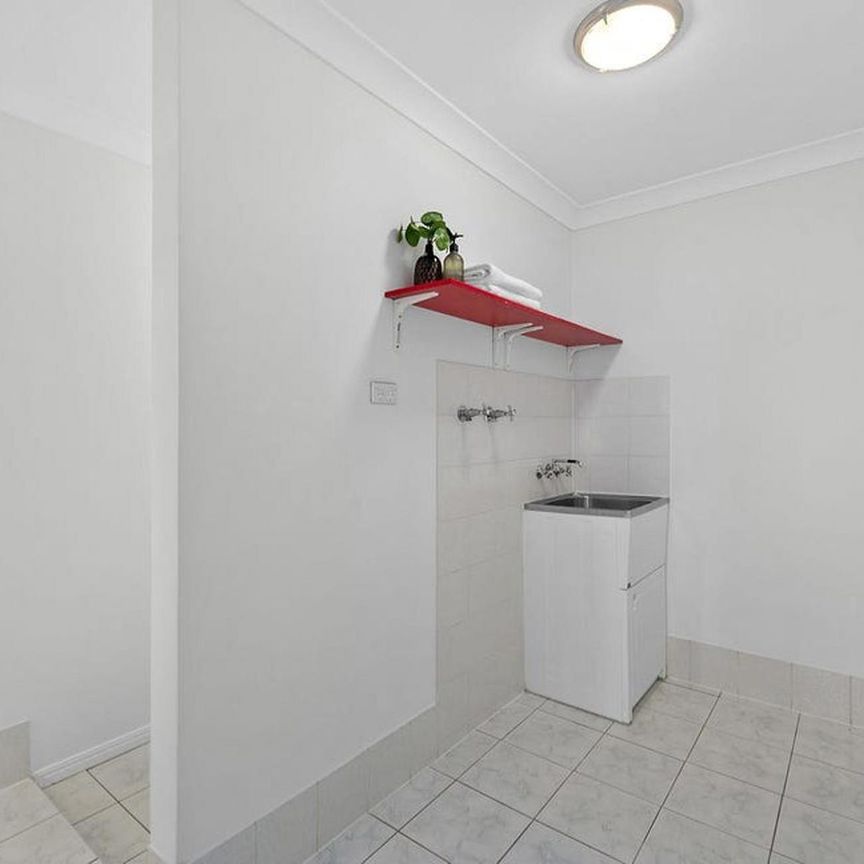 3/220 Cavendish Road, 4151, Coorparoo Qld - Photo 1