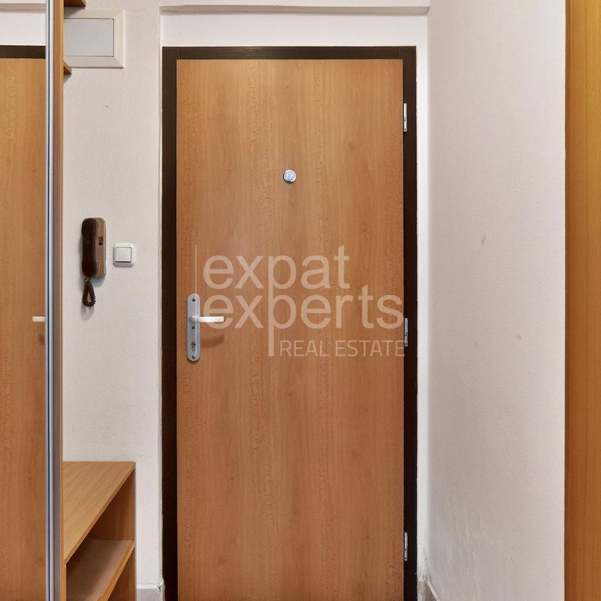 Príjemný 2i byt 51m2, s balkónom v lokalite s množstvom zelene - Photo 1