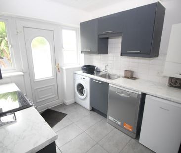 3 bedroom semi-detached house to rent - Photo 5