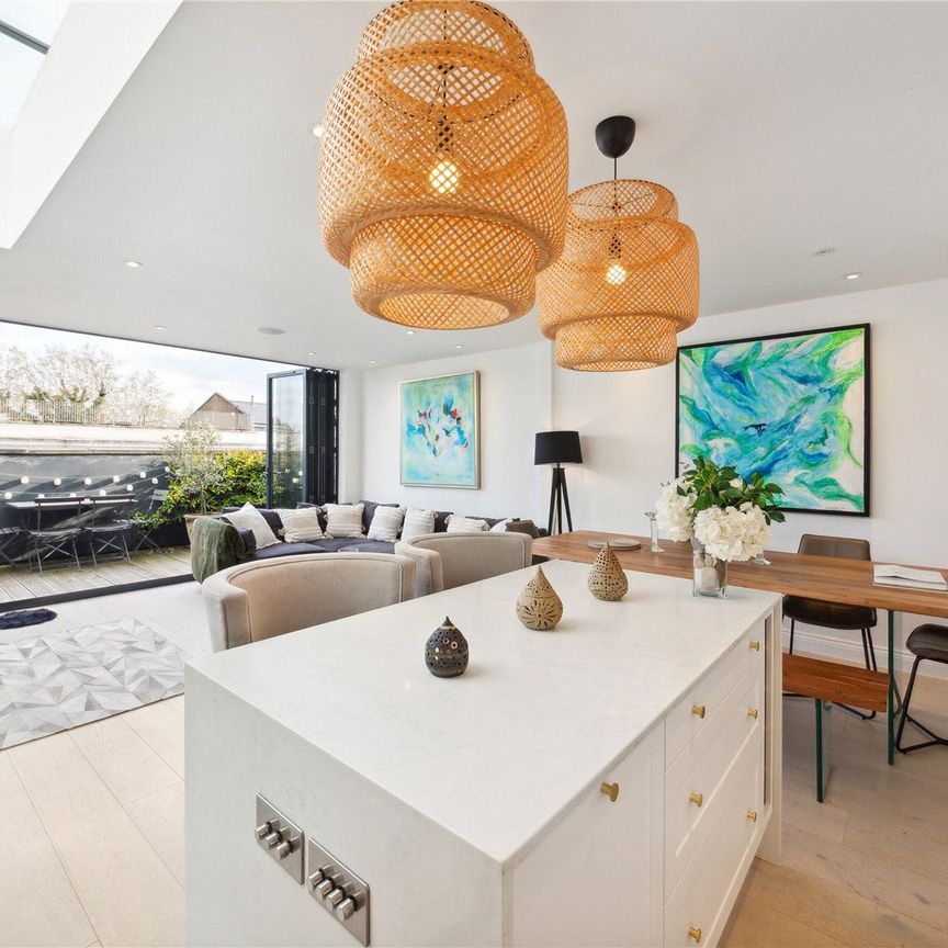 St Stephens Gardens, Notting Hill, W2 - Photo 1