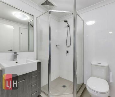 SLEEK AND SPACIOUS 2 BEDROOM UNIT IN GAYTHORNE! - Photo 6