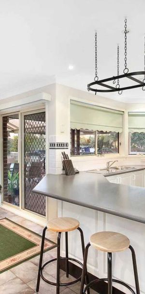 Modern family residence - Photo 1