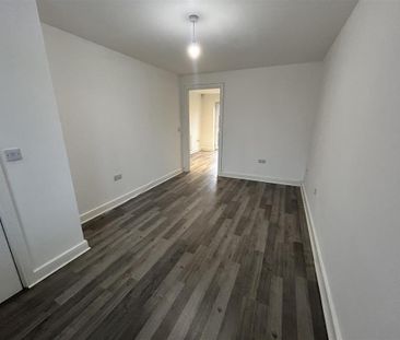 2 bedroom end of terrace house to rent - Photo 1