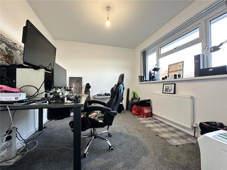 2 bedroom semi-detached house to rent - Photo 4