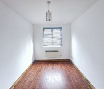 Rayners Gardens, SOUTHAMPTON - Photo 3