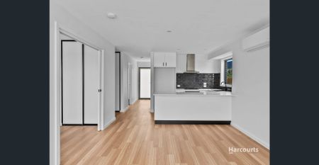 Brand-new villa - comfort and style awaits! - Photo 5