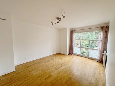 Location Maison 6 pièces 138m² MEDAN 78670 - Photo 2