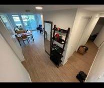 One bedroom for rent in a three bedroom apartment - Photo 3