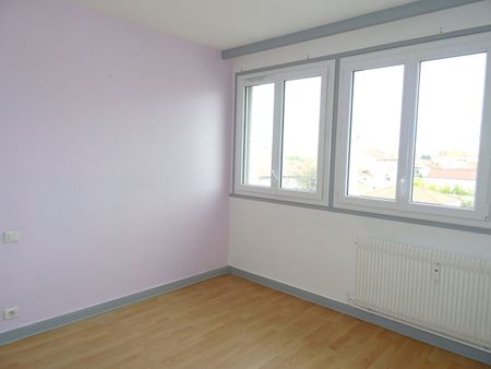 Location Appartement 3 pièces 70m² - Photo 2