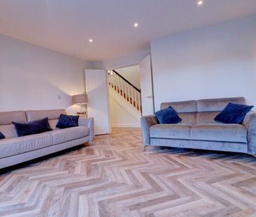 4 bedroom detached house to rent - Photo 3