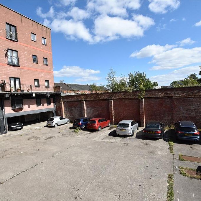 3 bedroom flat to rent - Photo 1