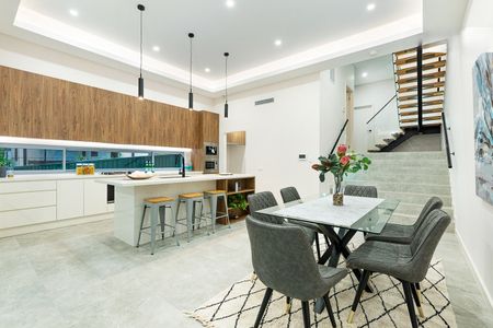 LUXURIOUS LIVING - Photo 5