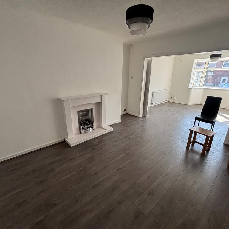4 bedroom house to rent - Photo 1