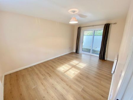 3 bedroom detached house to rent - Photo 4