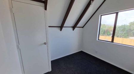 Two Bedroom - Renovated Home - Photo 3