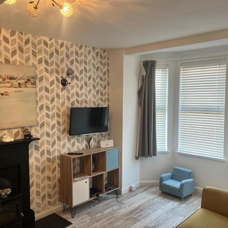37 Causeway Street, Portrush, BT56 8AB - Photo 1
