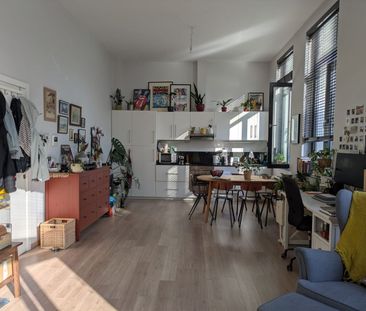 Appartement te huur in Antwerpen voor € 990 met 1 slaapkamer - Foto 2