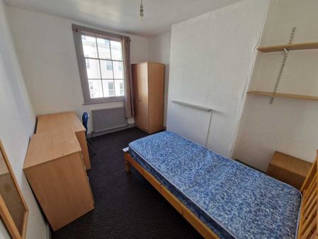 5 Bed Student Accommodation - Photo 4