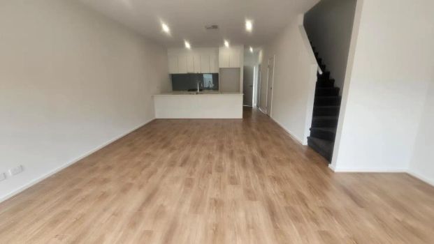 “Modern Comfort and Effortless Living” - Photo 1