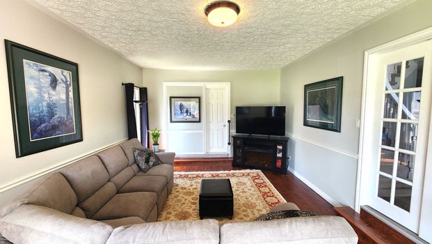 For Lease - 1252 Shore Acres Drive, Innisfil, Ontario - Photo 1