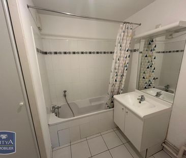 Location Appartement 2 pièces 48m² LILLE 59000 - Photo 5