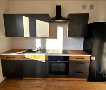 Swieżo wyremontowane 2 pokoje z dużym balkonem - Photo 3