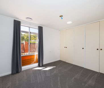8 Hudson Street, Higgins ACT 2615 - House For Rent | Domain - Photo 4