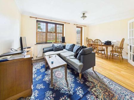 Chirk Close, Hayes, UB4 - Photo 3