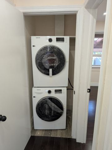 For Lease - 78 PORTSDOWN Road, Toronto, Ontario - Photo 2