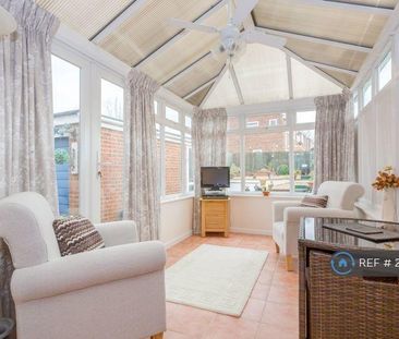 3 bedroom semi-detached house to rent - Photo 3