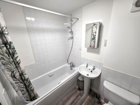 2 bedroom flat to rent - Photo 5