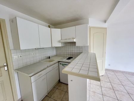 : Appartement 37 m² à Saint-Étienne - Photo 2