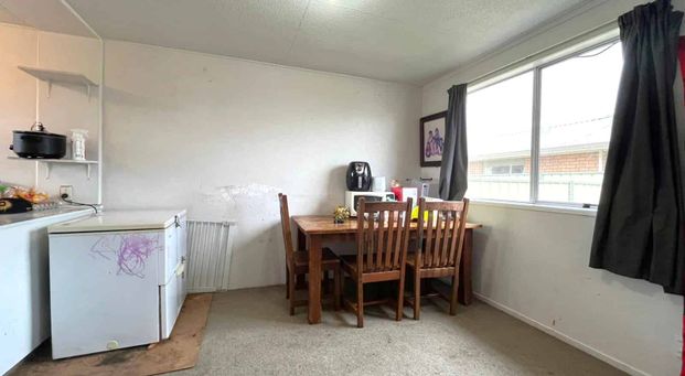 Cosy Two-Bedroom Unit in Popular Frankton - Photo 1