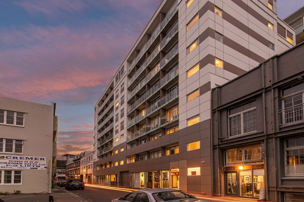 Te Aro living! - Photo 1