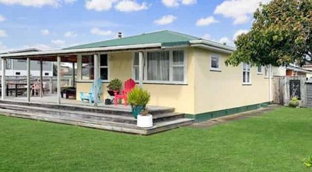 3 BEDROOM - FOXTON BEACH - Photo 4