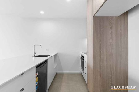 Two Bedroom Apartment In Prime Location - Photo 4
