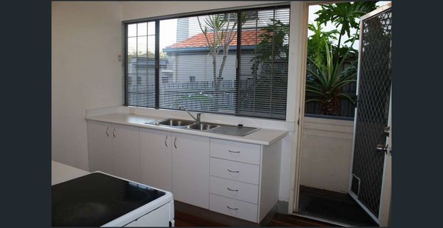 Charming Unit in Great Location! - Photo 1