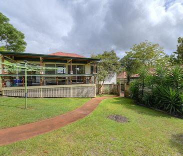 207 Chatsworth Road,COORPAROO - Photo 2