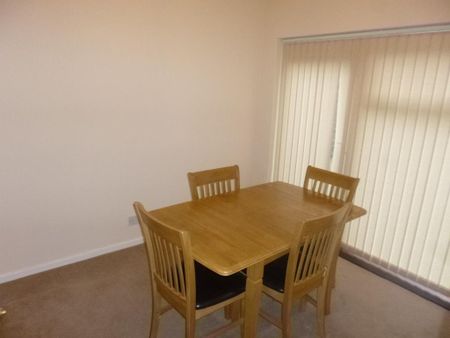 3 bedroom semi-detached house to rent - Photo 3