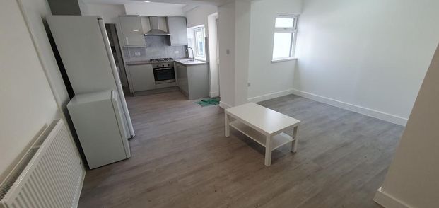 5 bedroom house to rent - Photo 1